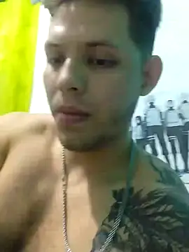 Snapshot of King_russo chatting on September 30, 2:27 am King russo online show from September 30, 2:27 am