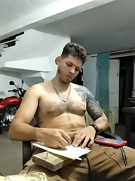 Snapshot of King_russo chatting on October 15, 12:44 am King russo online show from October 15, 12:44 am