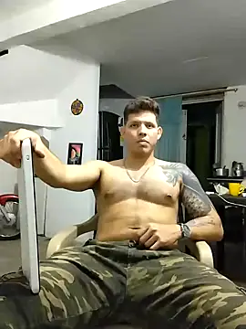 Snapshot of King_russo chatting on October 24, 10:50 pm King russo online show from October 24, 10:50 pm