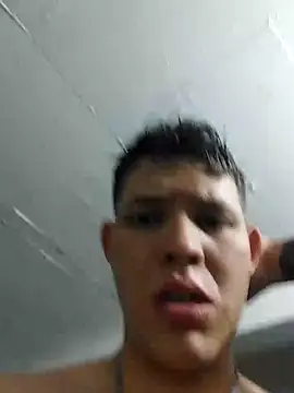 Snapshot of King_russo chatting on November 19, 11:16 pm King russo online show from November 19, 11:16 pm