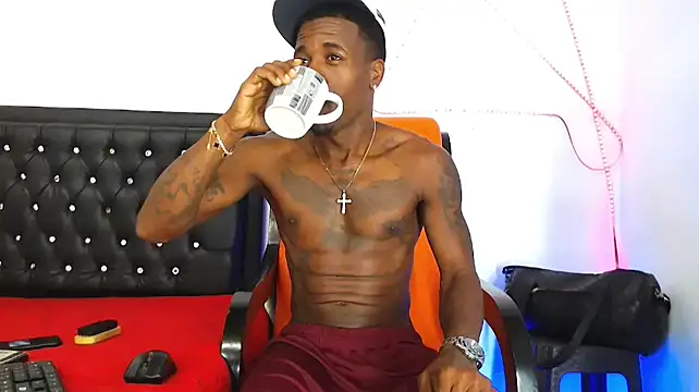 Snapshot of Damian_hart_24CM chatting on November 6, 2:45 am Damian hart 24CM online show from November 6, 2:45 am