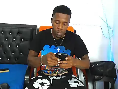 Snapshot of Damian_hart_24CM chatting on November 12, 2:12 am Damian hart 24CM online show from November 12, 2:12 am