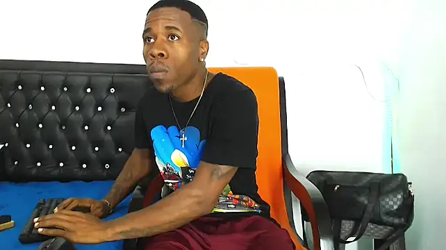 Snapshot of Damian_hart_24CM chatting on November 22, 9:52 am Damian hart 24CM online show from November 22, 9:52 am