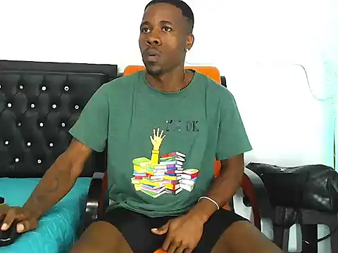 Snapshot of Damian_hart_24CM chatting on December 2, 3:18 pm Damian hart 24CM online show from December 2, 3:18 pm