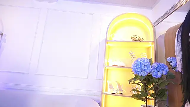 elasummer online show from November 1, 11:45 am