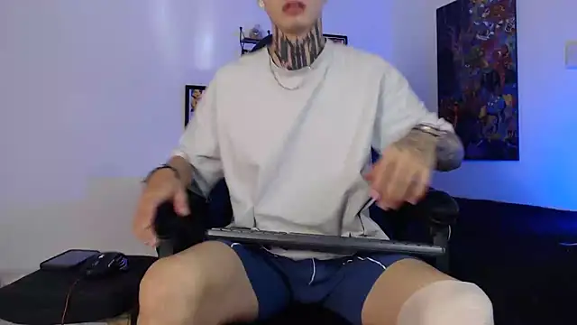Snapshot of Dan_brownn chatting on May 24, 8:14 pm Dan brownn online show from May 24, 8:14 pm