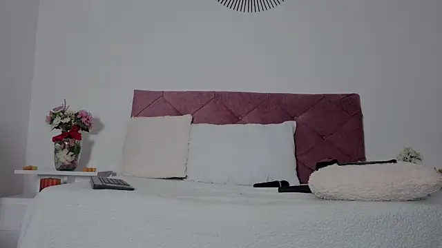 EMILY ROUSSE71 online show from February 6, 11:19 pm