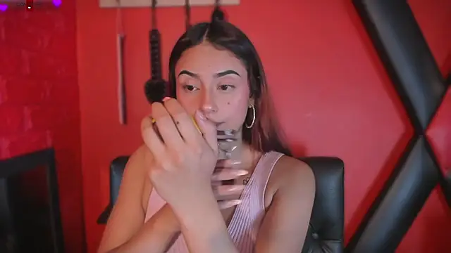 Snapshot of Monttserratt chatting on March 17, 7:17 pm Monttserratt online show from March 17, 7:17 pm