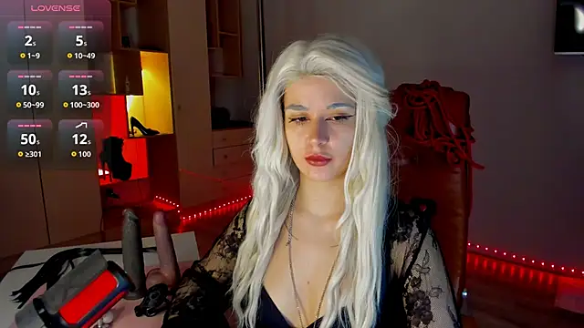 mollyposhh online show from March 23, 5:06 pm