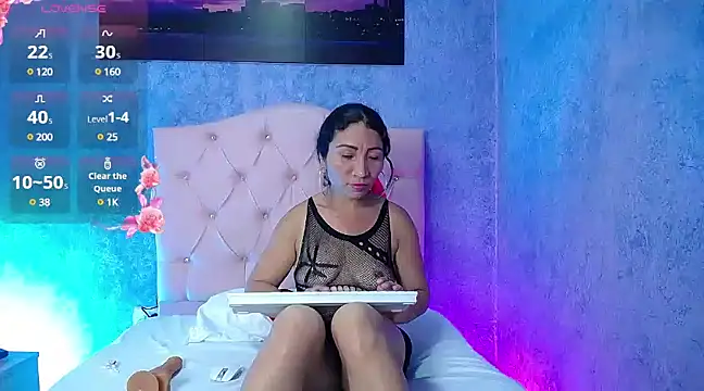 jennaa milf  online show from December 30, 7:32 pm