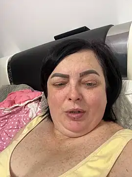 Amandamuller1982 online show from February 11, 4:44 am