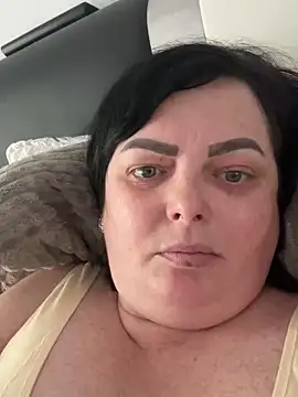 Amandamuller1982 online show from February 11, 8:05 am