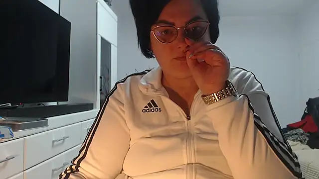 Amandamuller1982 online show from March 25, 11:00 pm