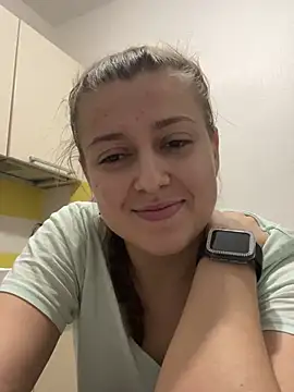 Snapshot of ViolaBloom22 chatting on January 27, 8:49 pm ViolaBloom22 online show from January 27, 8:49 pm