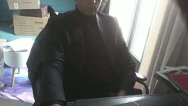 shyfrenchcock1 online show from February 10, 2:32 pm