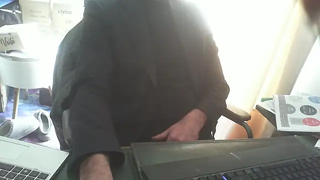 shyfrenchcock1 online show from March 5, 12:23 pm