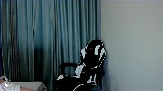 Snapshot of dragon_princesss chatting on September 28, 12:32 pm dragon princesss online show from September 28, 12:32 pm