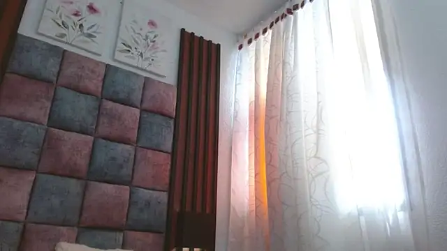 Snapshot of Saraa-restrepo chatting on January 2, 4:56 pm Saraa-restrepo online show from January 2, 4:56 pm