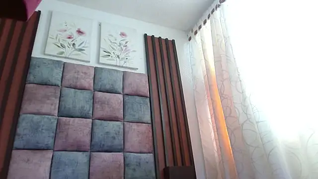 Snapshot of Saraa-restrepo chatting on January 21, 1:43 pm Saraa-restrepo online show from January 21, 1:43 pm