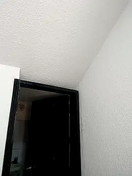 Snapshot of VIOLETA-25_ chatting on February 6, 5:19 pm VIOLETA-25 online show from February 6, 5:19 pm