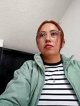 Snapshot of VIOLETA-25_ chatting on February 6, 9:17 pm VIOLETA-25 online show from February 6, 9:17 pm
