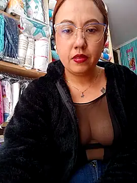 Snapshot of VIOLETA-25_ chatting on March 7, 7:05 pm VIOLETA-25 online show from March 7, 7:05 pm