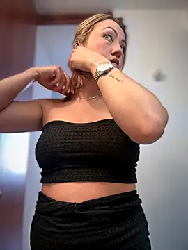 VIOLETA-25  online show from December 4, 2:04 pm