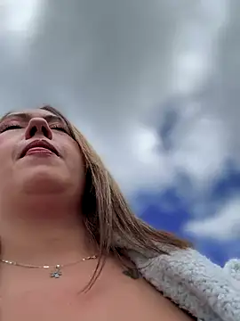 VIOLETA-25  online show from December 19, 3:30 pm