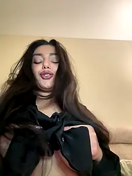 Sweet Khalifa  online show from November 24, 3:45 pm