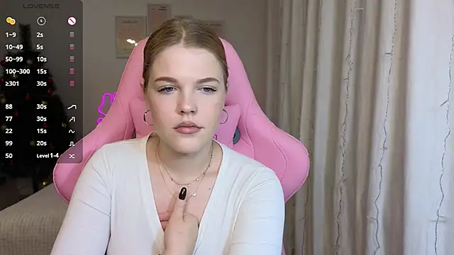 Maya Rave online show from December 14, 3:18 am