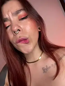 Snapshot of luccianagreyy chatting on January 18, 11:44 pm luccianagreyy online show from January 18, 11:44 pm
