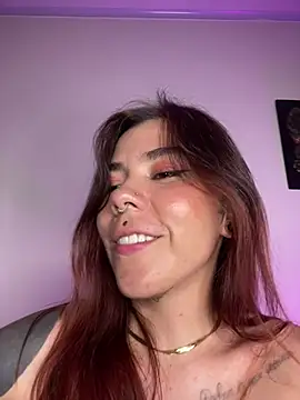 Snapshot of luccianagreyy chatting on February 25, 9:24 pm luccianagreyy online show from February 25, 9:24 pm