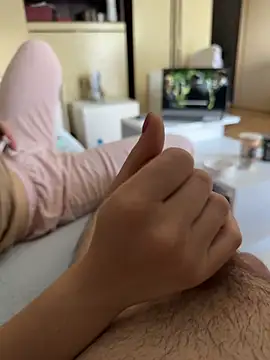 jessieandjames29 online show from June 13, 10:35 am
