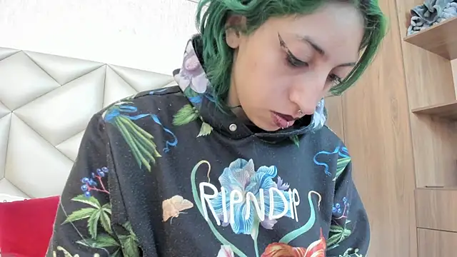 Snapshot of Im_gaia chatting on November 15, 12:34 pm Im gaia online show from November 15, 12:34 pm