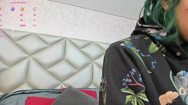 Snapshot of Im_gaia chatting on November 18, 12:09 pm Im gaia online show from November 18, 12:09 pm