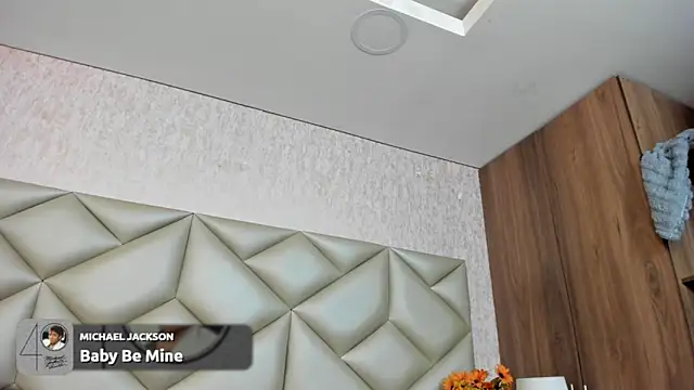 Snapshot of Im_gaia chatting on November 20, 12:05 pm Im gaia online show from November 20, 12:05 pm