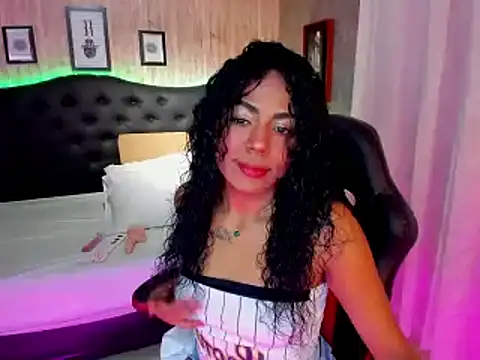 Snapshot of Edelaine_rogers chatting on January 17, 7:49 pm Edelaine rogers online show from January 17, 7:49 pm