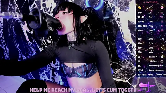 Snapshot of la_mazona chatting on October 14, 7:36 pm la mazona online show from October 14, 7:36 pm