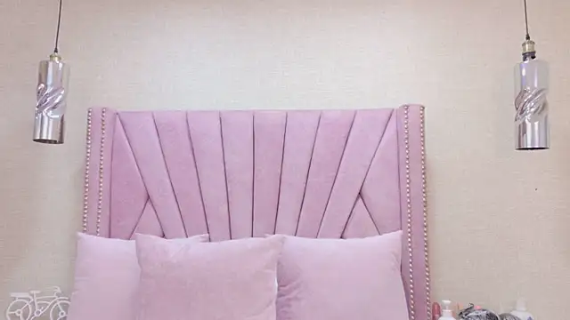 HazelMoret online show from September 23, 11:46 am