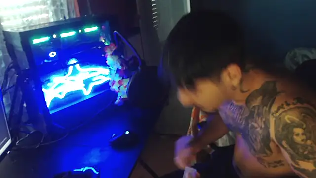 Snapshot of Badboyi1997 chatting on October 7, 11:40 am Badboyi1997 online show from October 7, 11:40 am