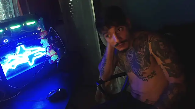 Snapshot of Badboyi1997 chatting on October 8, 6:11 am Badboyi1997 online show from October 8, 6:11 am