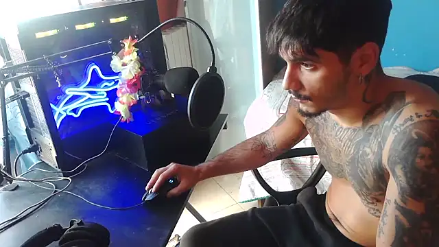 Snapshot of Badboyi1997 chatting on October 11, 10:47 am Badboyi1997 online show from October 11, 10:47 am