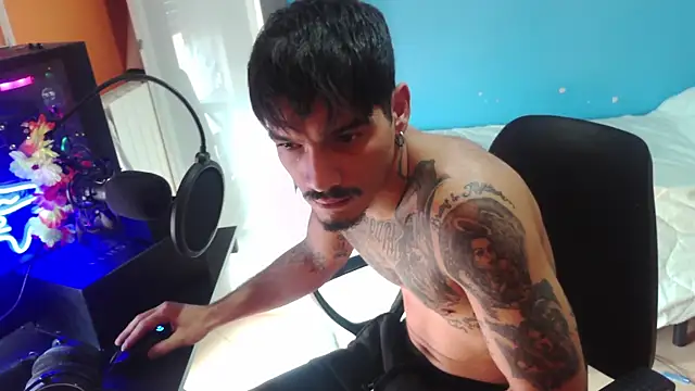 Snapshot of Badboyi1997 chatting on October 13, 11:54 am Badboyi1997 online show from October 13, 11:54 am