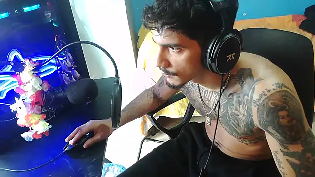 Snapshot of Badboyi1997 chatting on October 23, 2:16 pm Badboyi1997 online show from October 23, 2:16 pm