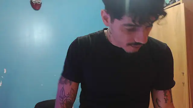 Snapshot of Badboyi1997 chatting on February 13, 11:50 am Badboyi1997 online show from February 13, 11:50 am