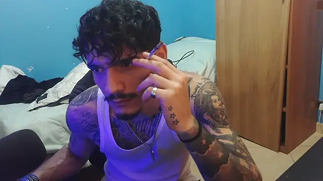 Snapshot of Badboyi1997 chatting on February 13, 11:56 pm Badboyi1997 online show from February 13, 11:56 pm