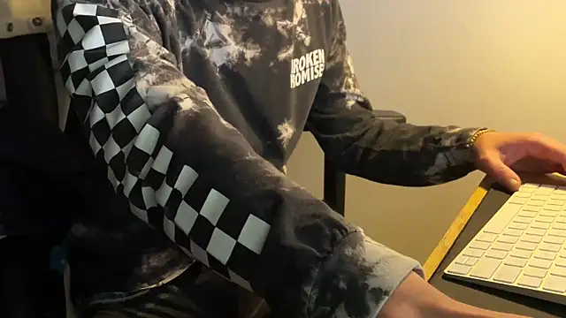 Dylansd online show from January 10, 9:44 am