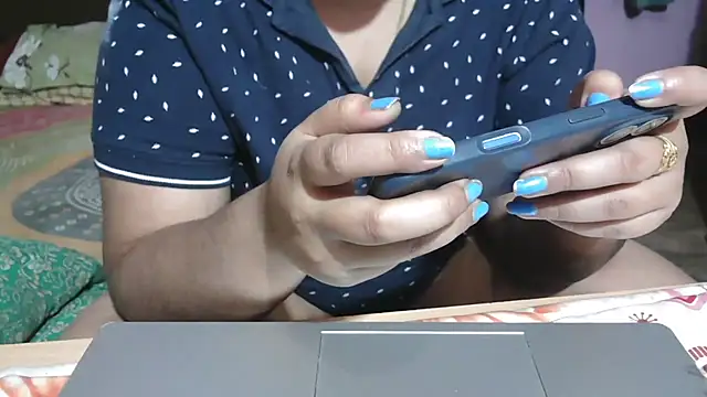 Snapshot of Rani_devi88 chatting on February 2, 7:07 am Rani devi88 online show from February 2, 7:07 am