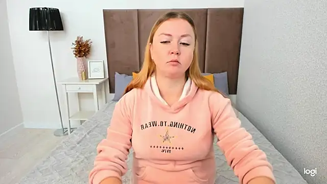 Snapshot of BettyBloom69 chatting on September 30, 4:39 am BettyBloom69 online show from September 30, 4:39 am