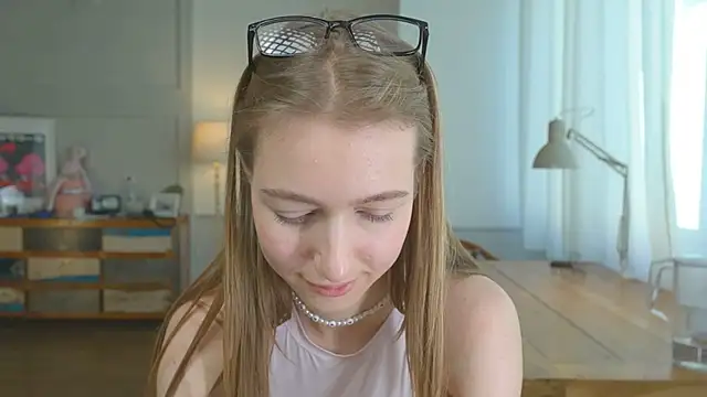 solar bella online show from February 8, 2:05 pm